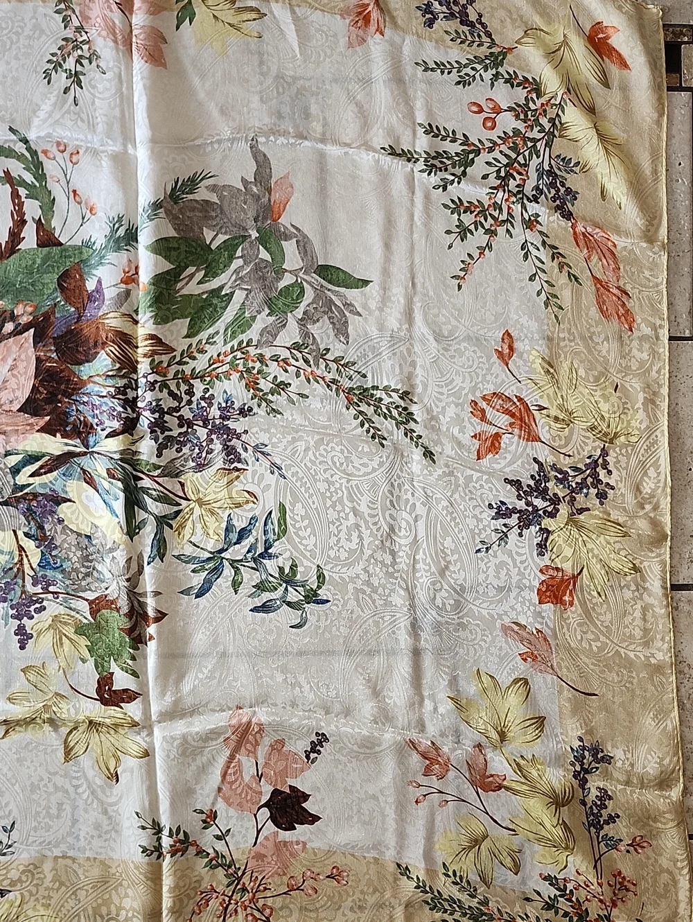Anne Klein Bouquet In Vase Design Silk Square Scarf